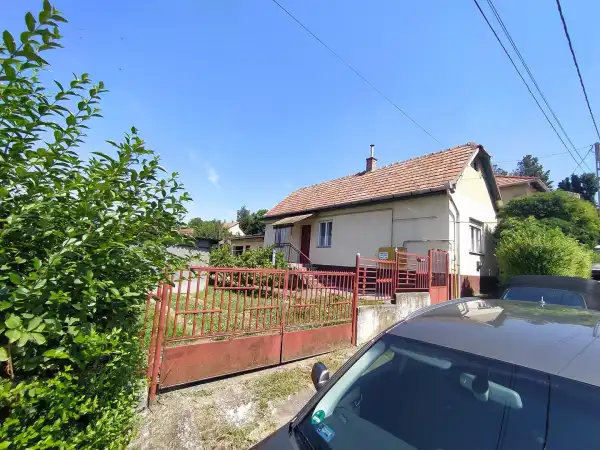 Eladó családi ház, Hatvan 2 szoba 56 m² 26 M Ft