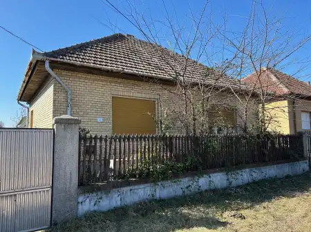 Eladó családi ház, Tura 2+2 szoba 127 m² 39.5 M Ft